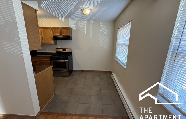 3057 N NARRAGANSETT AVE