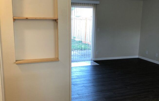 2 beds, 1 bath, 870 sqft, $1,500, Unit 53-01