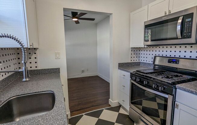 1 bed, 1 bath, 650 sqft, $1,995, Unit 4676 Cherokee Ave. Unit A