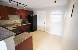 1142 NE 3rd Ave