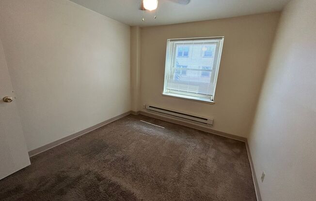 1 bed, 1 bath, $905, Unit 205