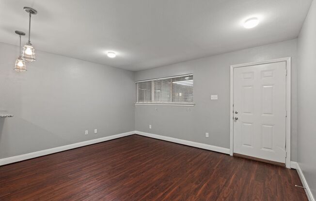 2 beds, 1 bath, 680 sqft, $999, Unit 4719-117
