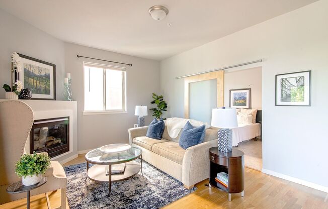 2B/2B Luxury Louisville Condo with Mountain Views- ALL UTILITIES INCLUDED!