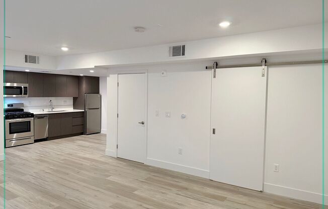 Studio, 1 bath, 607 sqft, $1,895, Unit 402