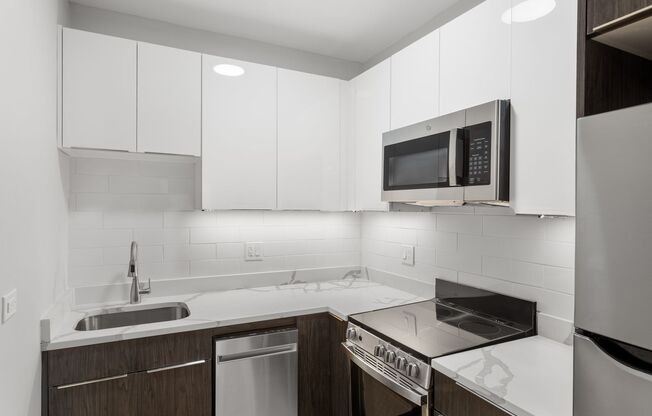 2 beds, 1 bath, 430 sqft, $1,950, Unit 1G