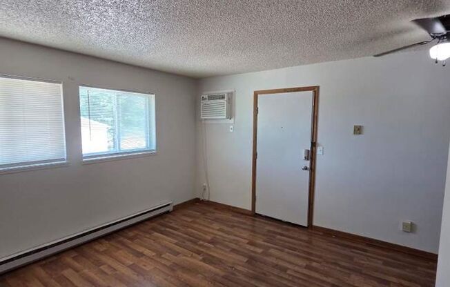 906 East E Street (McCook,NE)