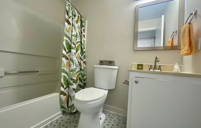 2 beds, 1.5 baths, 846 sqft, $1,499, Unit 208