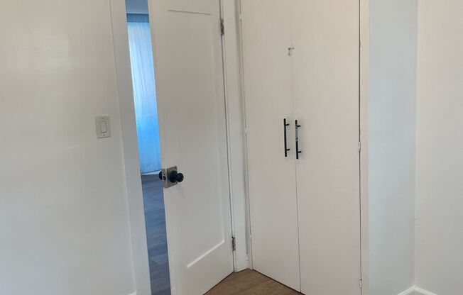 2801 - 2805 South Budlong Apartments