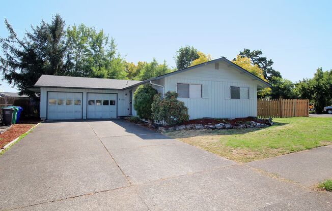 Cute and Ideal 3 Bedroom Ranch Style House on Corner Lot in NoPo