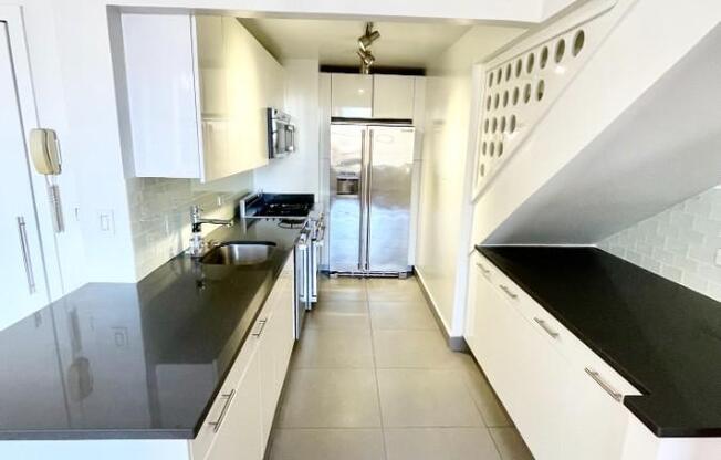 1 bed, 1 bath, 834 sqft, $5,200, Unit 1501