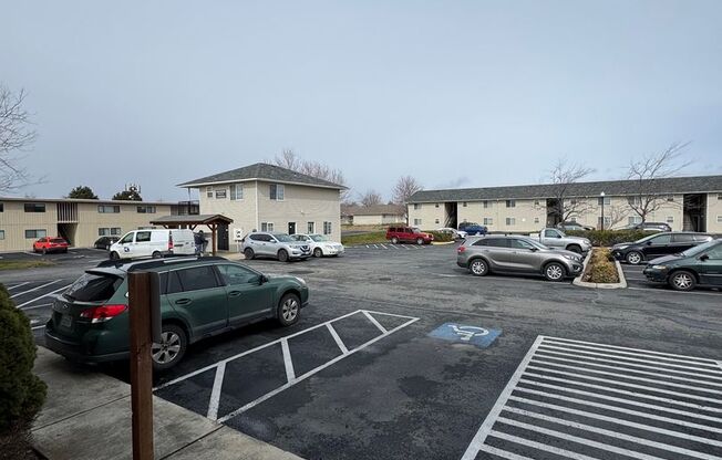 2 beds, 1 bath, $1,224, Unit 317