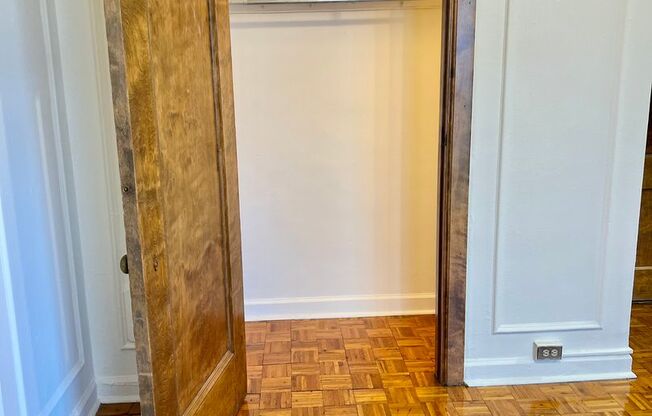 Studio, 1 bath, 300 sqft, $1,295, Unit 530-413