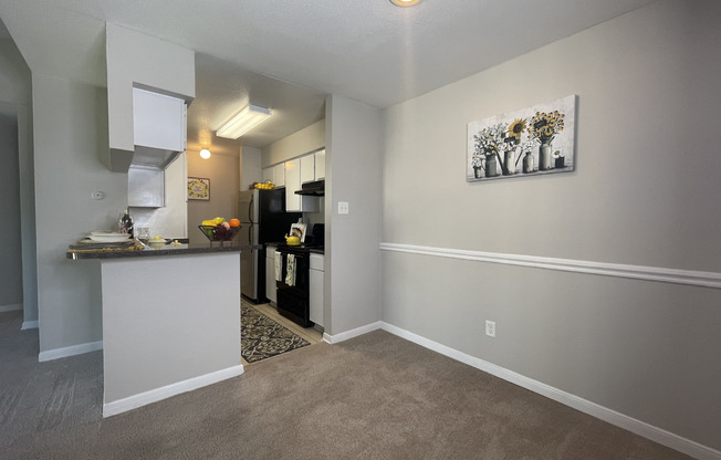 2 beds, 1 bath, 784 sqft, $1,099