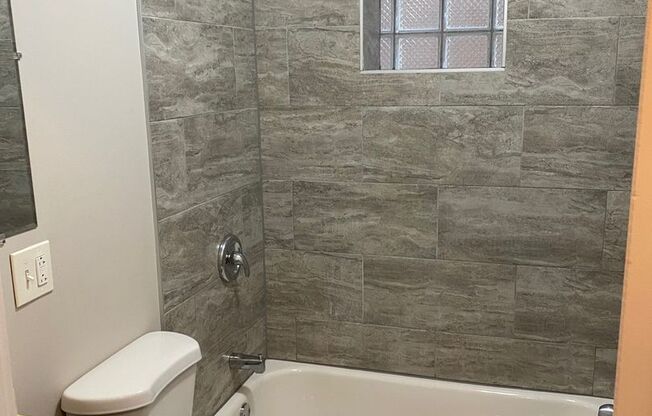 3 beds, 1 bath, 1,000 sqft, $1,775, Unit Gdn Front