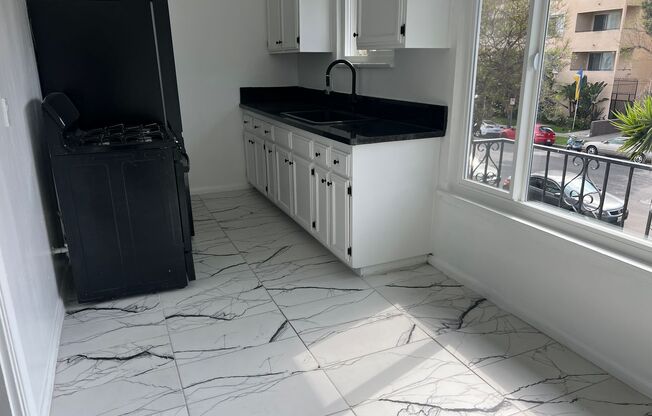 Manhattan Place & 5th Street Apartment