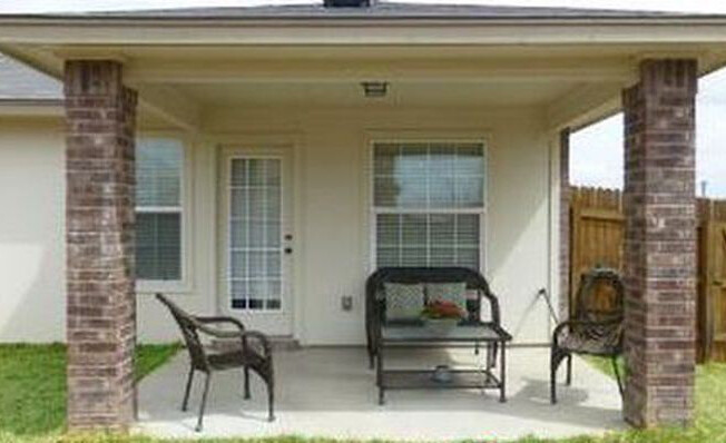 3 beds, 2 baths, $1,495