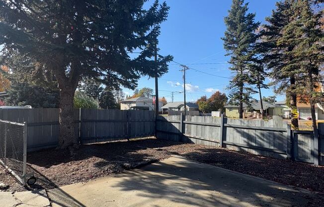 Spacious 6 Bedroom, 3 Bathroom Home Near CWU