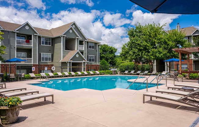 Pool & Sundeck