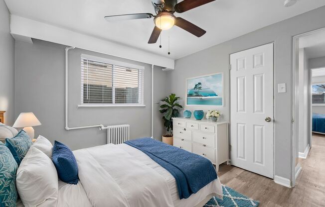 2 beds, 1 bath, 900 sqft, $1,350