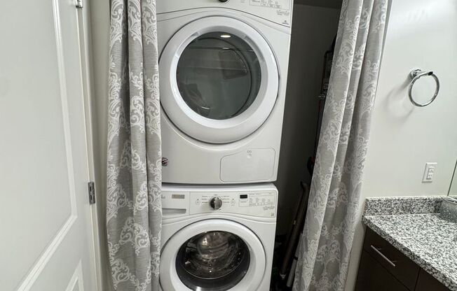 1 bed, 1 bath, $2,500, Unit UNIT # 2103