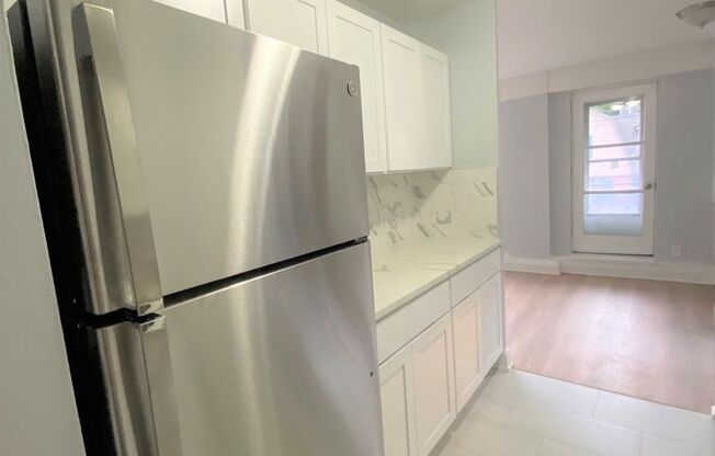 1 bed, 1 bath, $2,700, Unit 4G