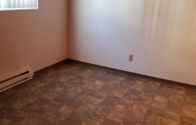 1 bed, 1 bath, 420 sqft, $585, Unit 8252