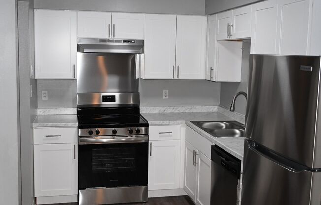 1 bed, 1 bath, 625 sqft, $949, Unit 7909D