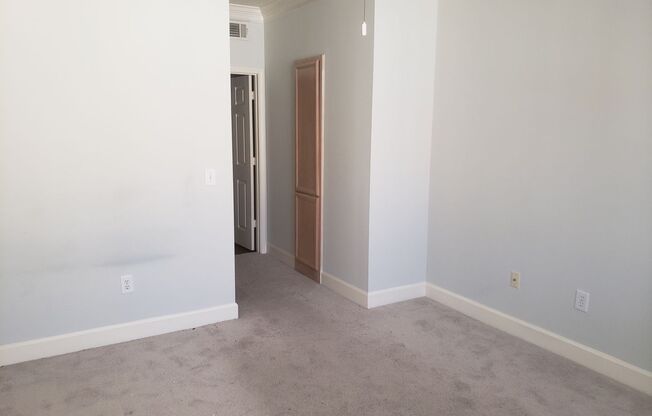 2 beds, 2 baths, $2,015