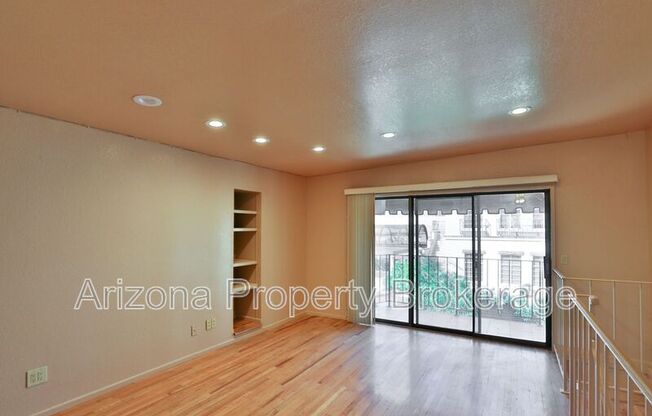 373 E CORONADO RD