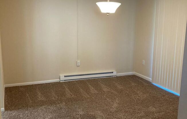 2 beds, 1 bath, $1,750, Unit C02