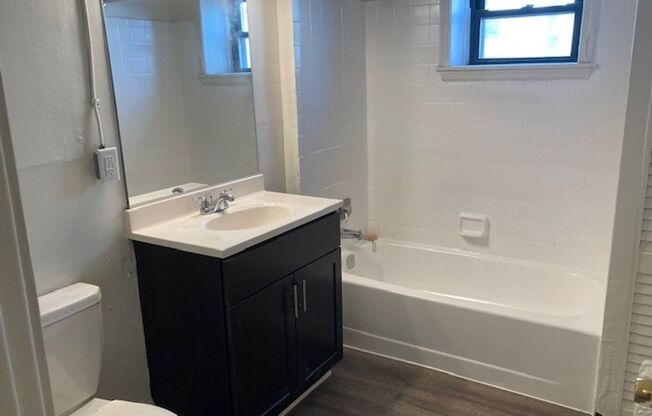 2 beds, 1 bath, 762 sqft, $1,599, Unit 1301-36