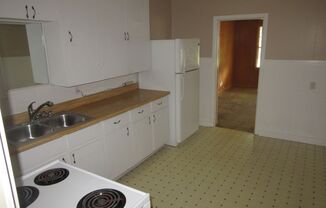 3 beds, 1 bath, $1,195