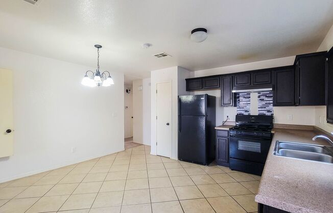 3 beds, 2 baths, $1,500