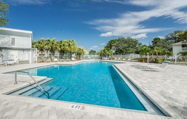 2 beds, 2 baths, 898 sqft, $1,950