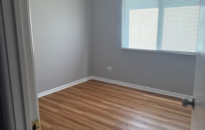 2 beds, 1 bath, $1,650, Unit 726-2D