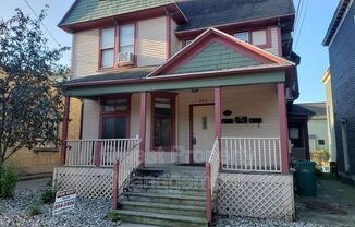 902 CHERRY ST SE
