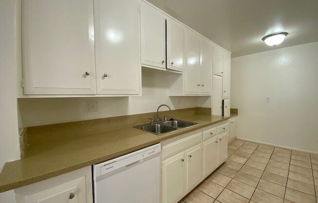 1 bed, 1 bath, 904 sqft, $2,195, Unit 112