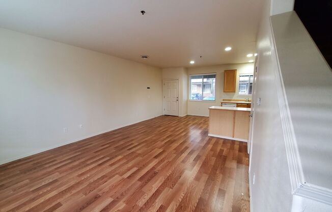 Great Location! 2 Bed 2 Bath Townhouse Style Condo! Open Concept! Laminate Floors Throughout Main!