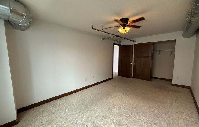 3 beds, 2 baths, $2,949, Unit #707