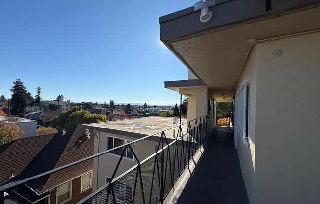 3 beds, 2 baths, 1,200 sqft, $2,430, Unit 19