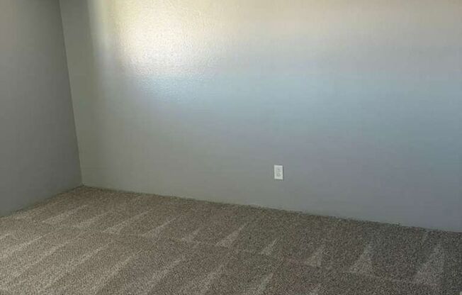 2 beds, 1 bath, 867 sqft, $1,285, Unit 601 I201