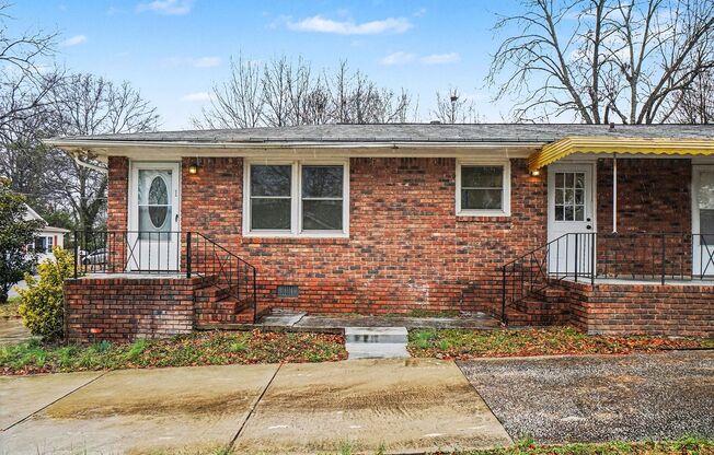 Nice 2BR/1BA Duplex in East Point!