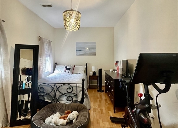 166 W 6 ST