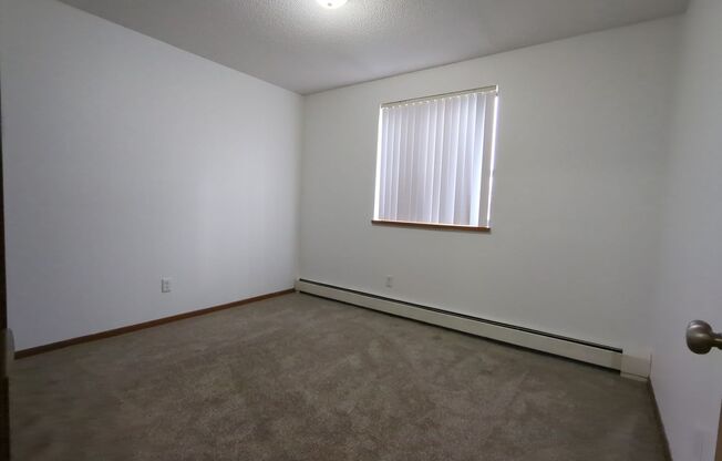 2 beds, 1 bath, 900 sqft, $975, Unit 240-107
