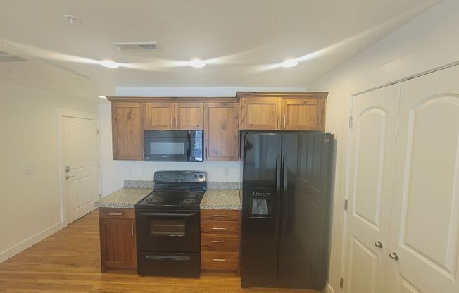 2 beds, 2 baths, 1,185 sqft, $1,600, Unit 330