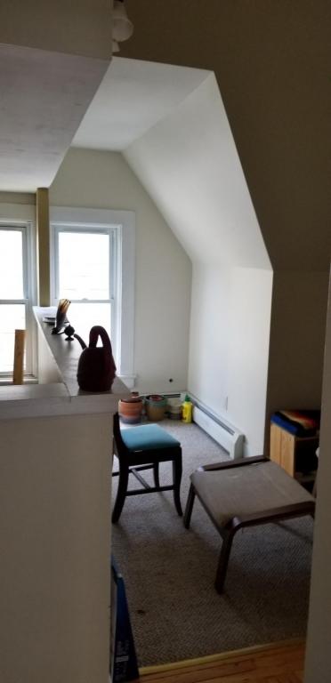 2 beds, 1 bath, 1,000 sqft, $1,300