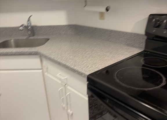 2 beds, 2 baths, 1,085 sqft, $4,100, Unit 608