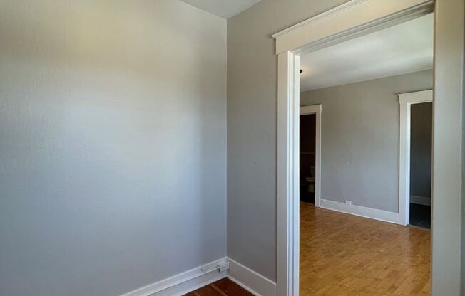Studio, 1 bath, 404 sqft, $1,095, Unit 310