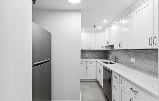 2 beds, 2 baths, 1,004 sqft, $5,200, Unit 603
