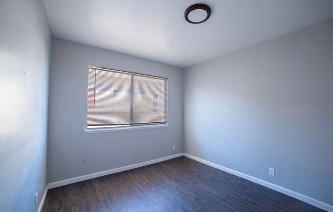 2 beds, 1 bath, $1,750, Unit 08